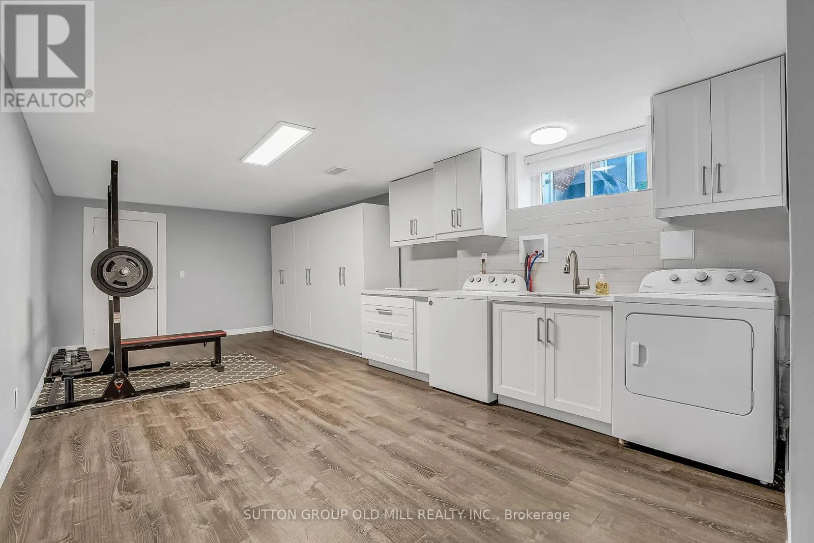 40 LEMONWOOD DRIVE