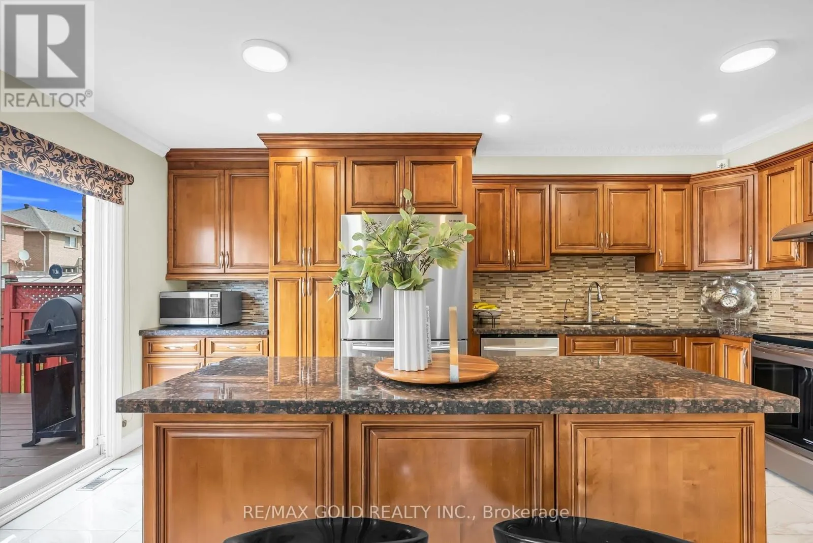 33 TIGERLILY PLACE