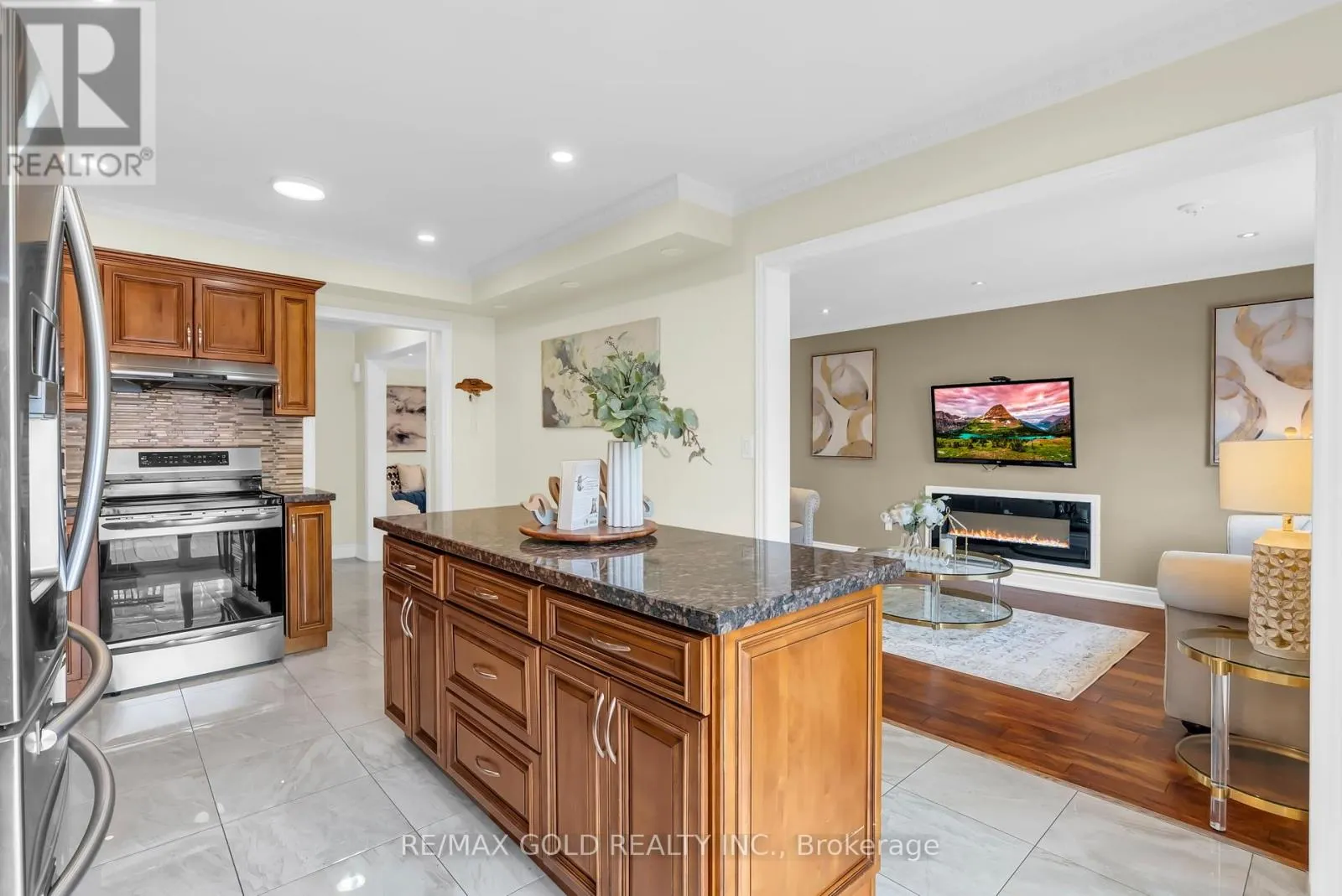 33 TIGERLILY PLACE