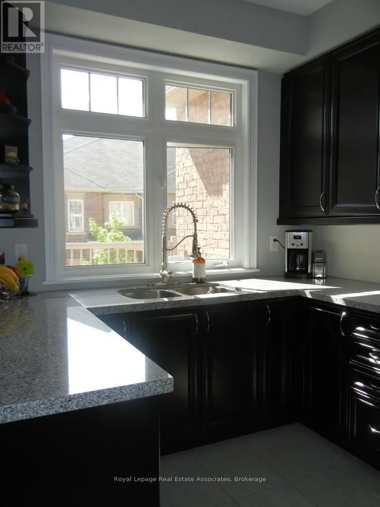 2022 LAKESHORE ROAD W