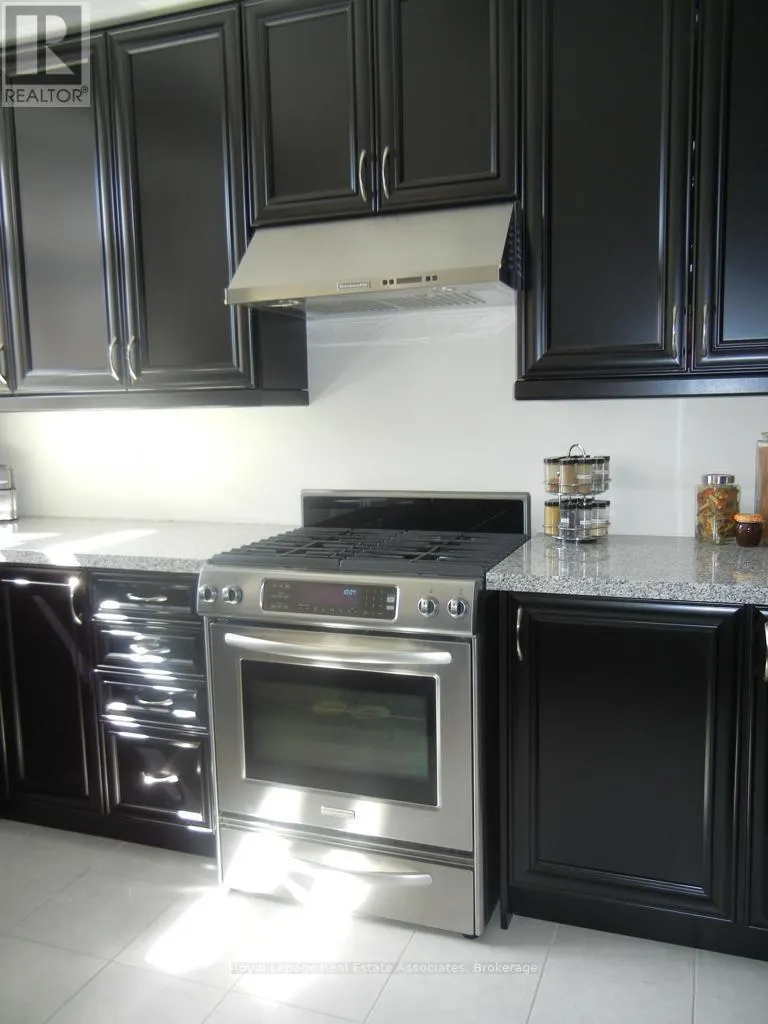 2022 LAKESHORE ROAD W