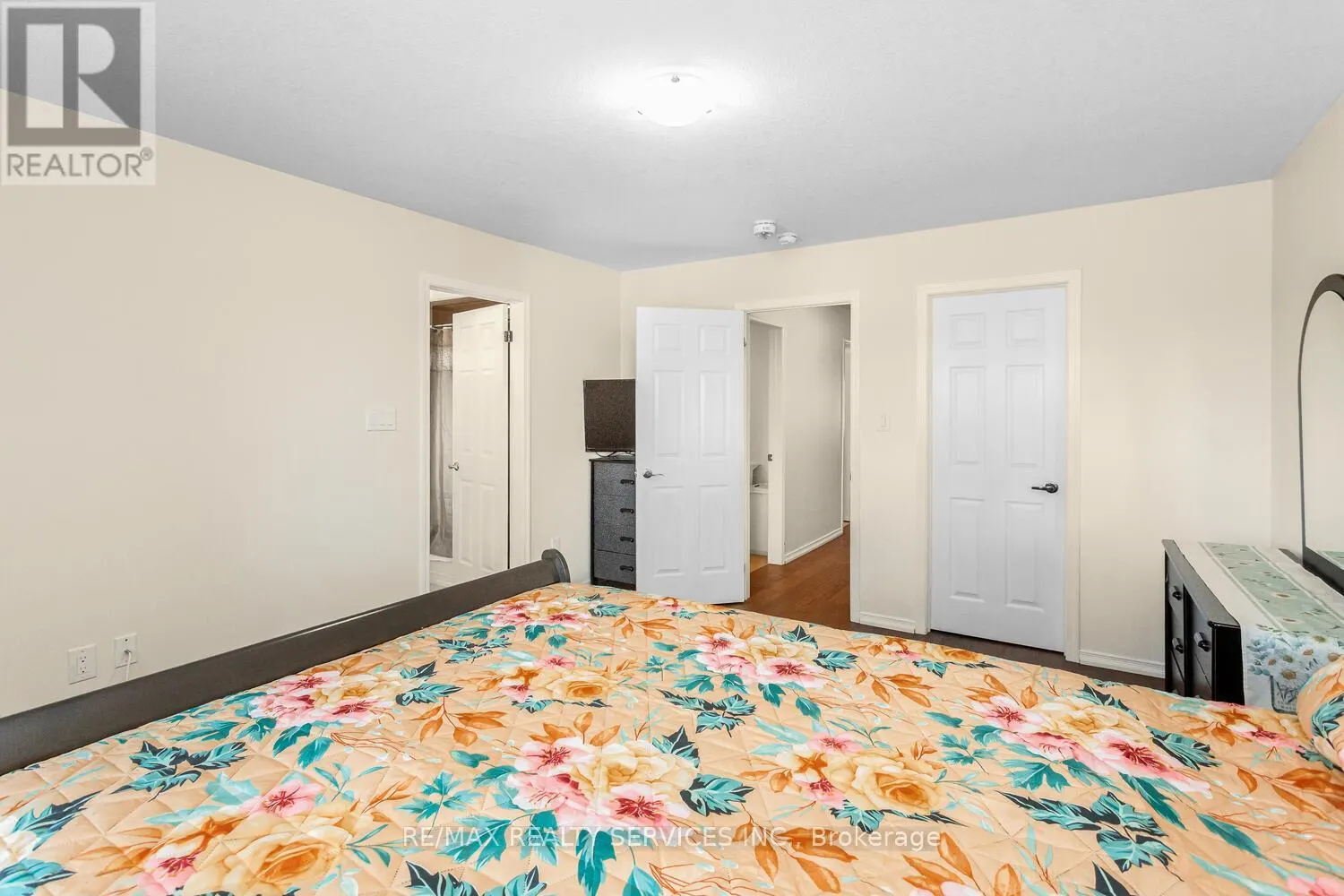 100 GOLDEN SPRINGS DRIVE