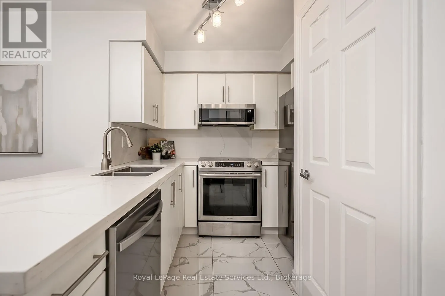 632 - 3888 DUKE OF YORK BOULEVARD, #632