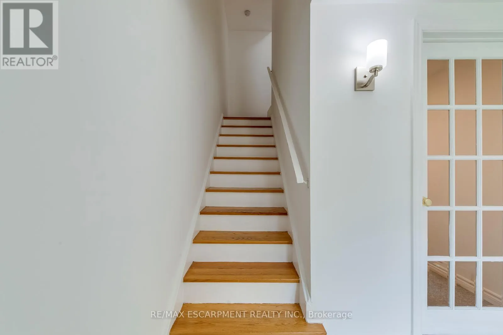 4 - 1270 GAINSBOROUGH DRIVE