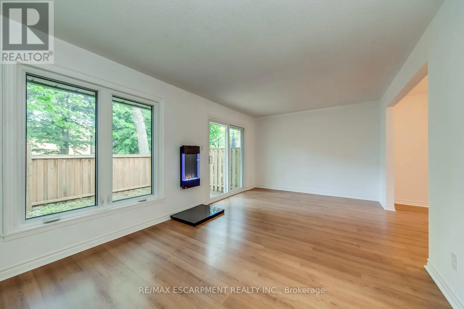 4 - 1270 GAINSBOROUGH DRIVE