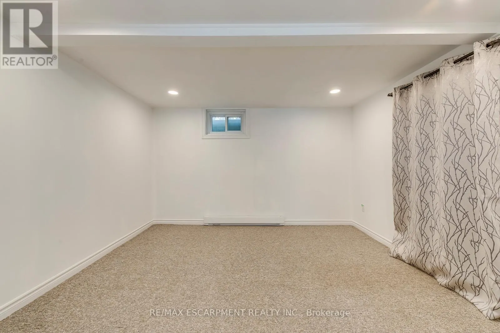 4 - 1270 GAINSBOROUGH DRIVE