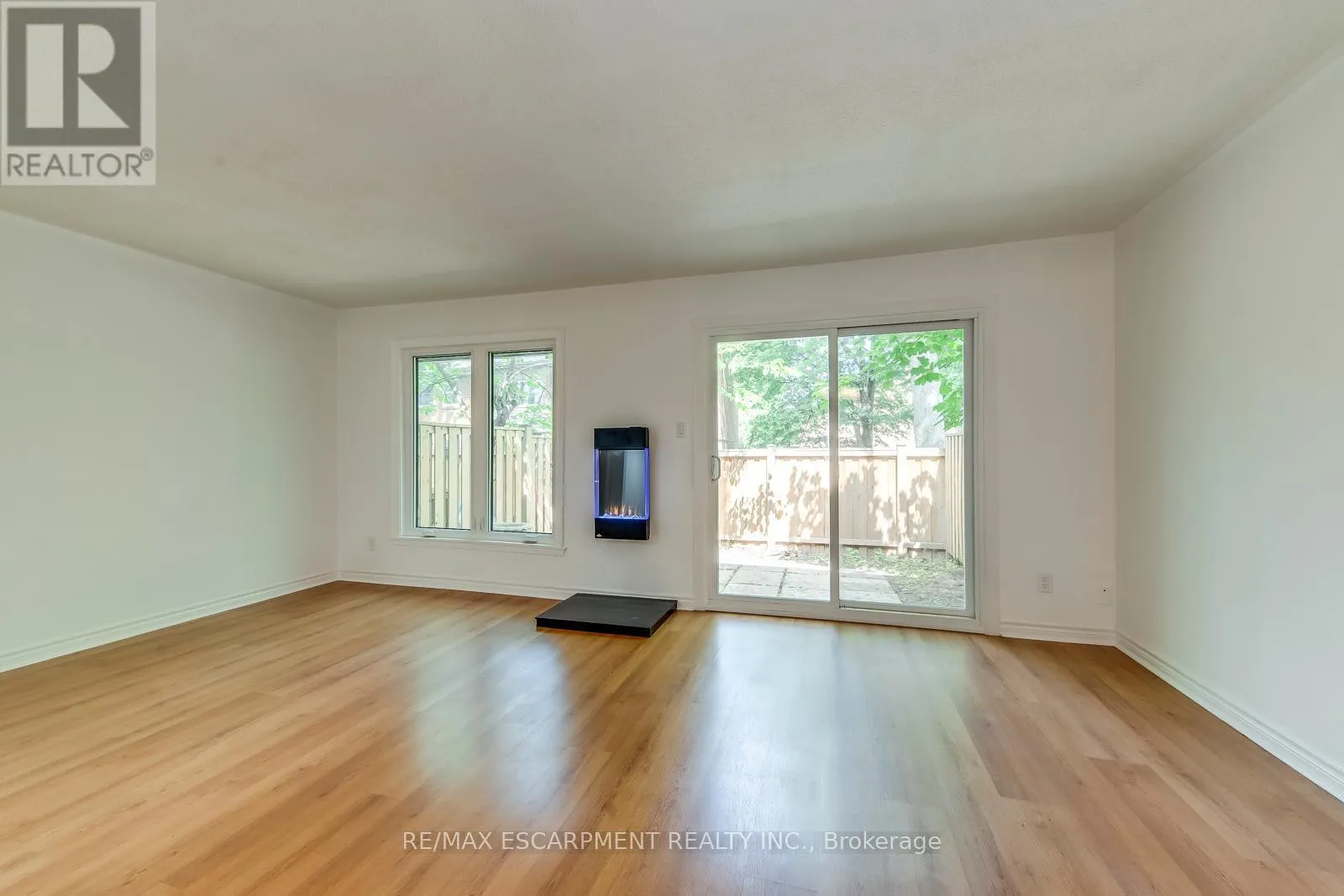 4 - 1270 GAINSBOROUGH DRIVE