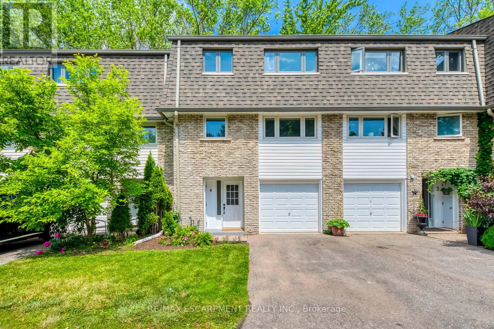 4 - 1270 GAINSBOROUGH DRIVE