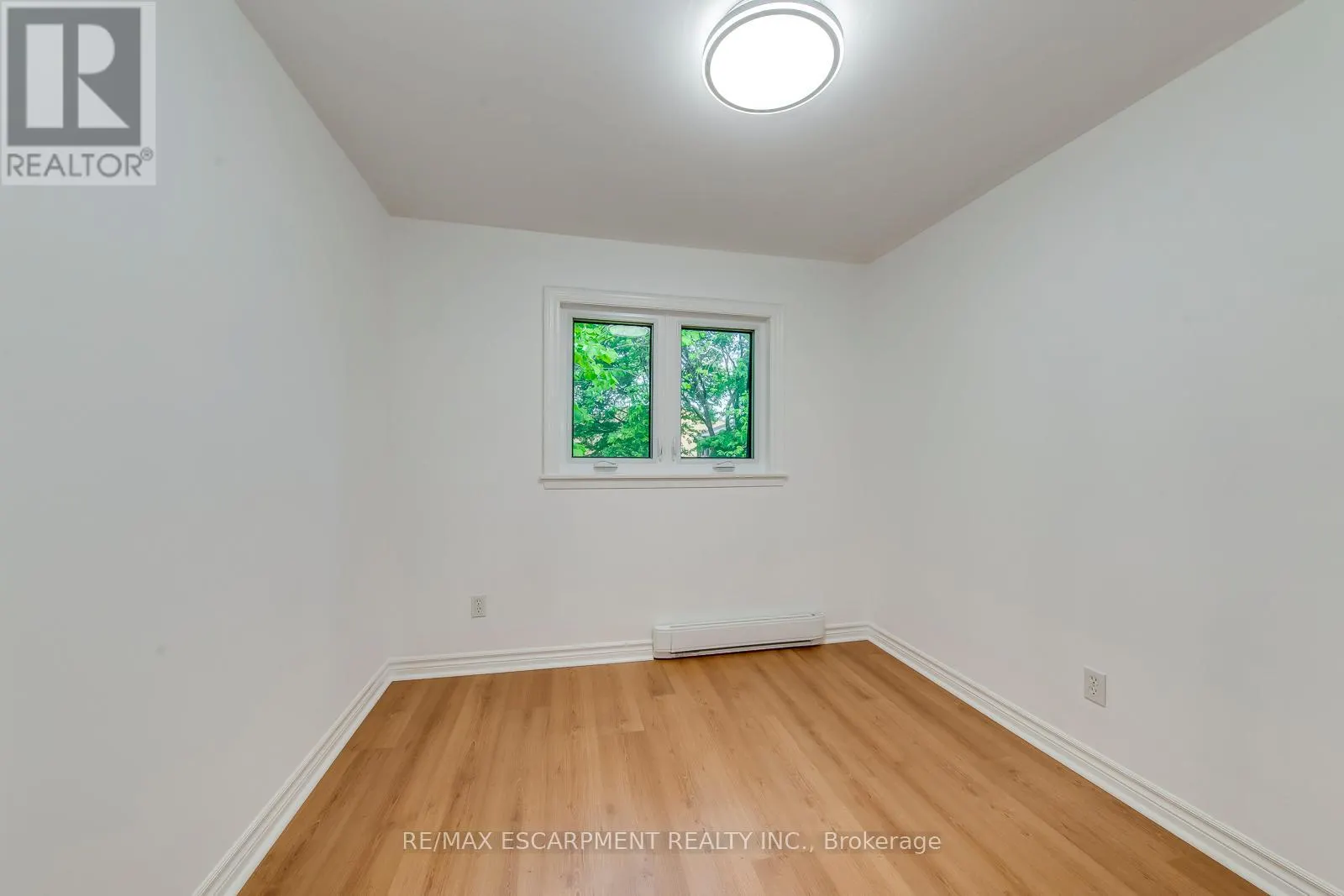 4 - 1270 GAINSBOROUGH DRIVE