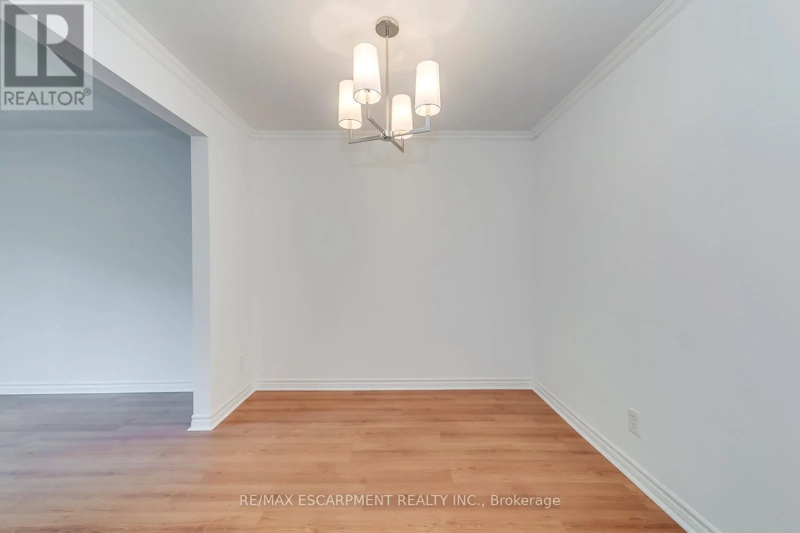 4 - 1270 GAINSBOROUGH DRIVE