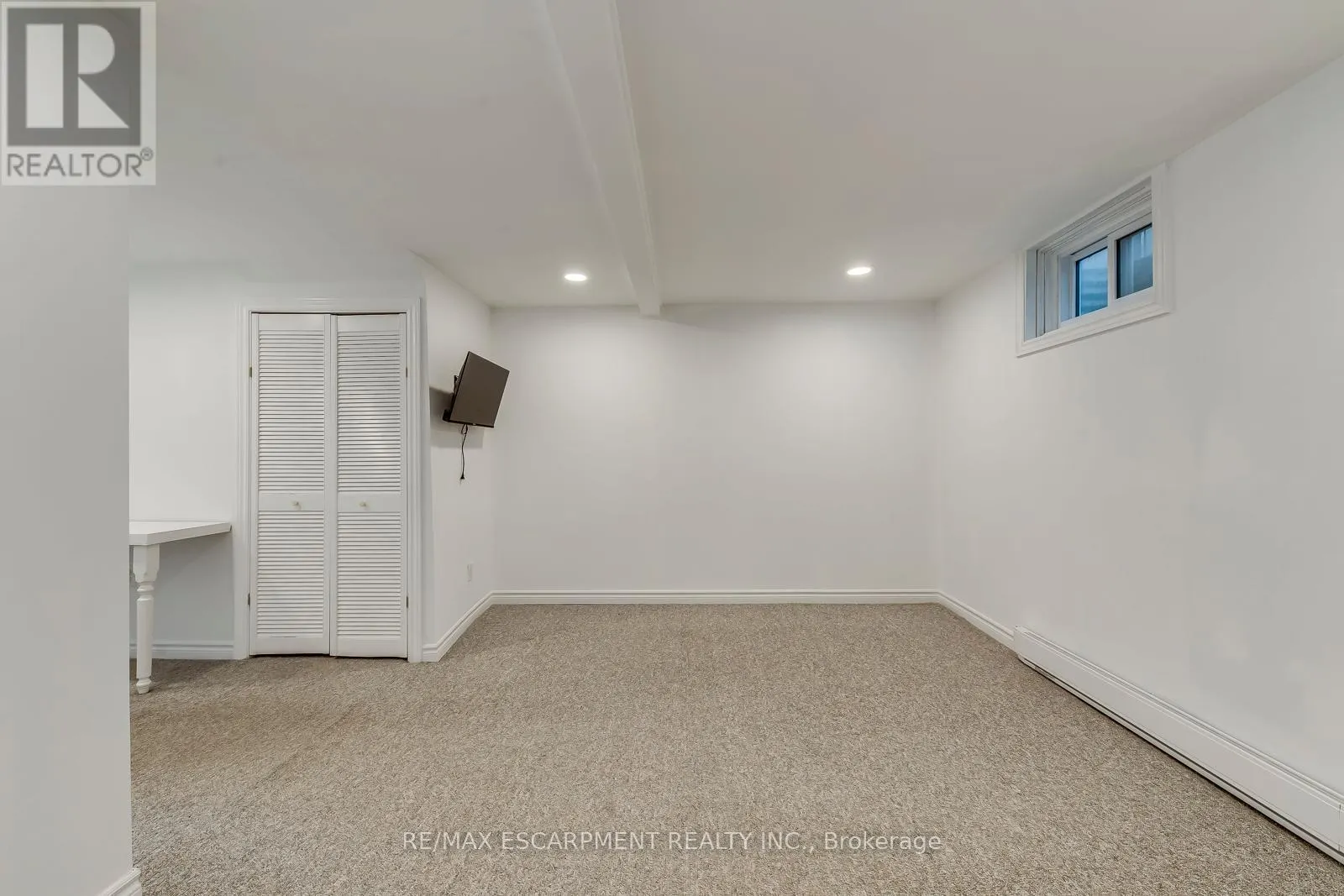 4 - 1270 GAINSBOROUGH DRIVE