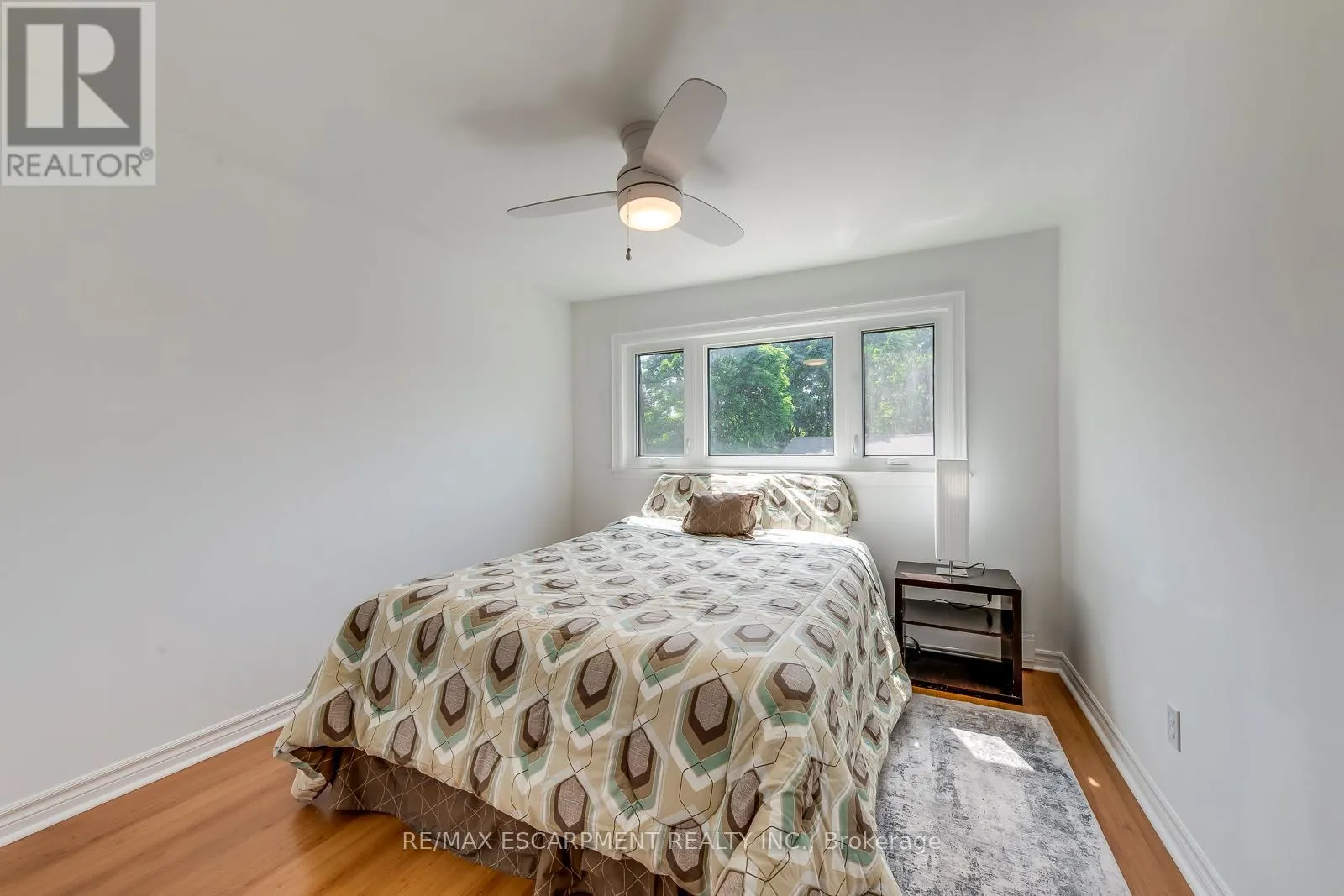 4 - 1270 GAINSBOROUGH DRIVE