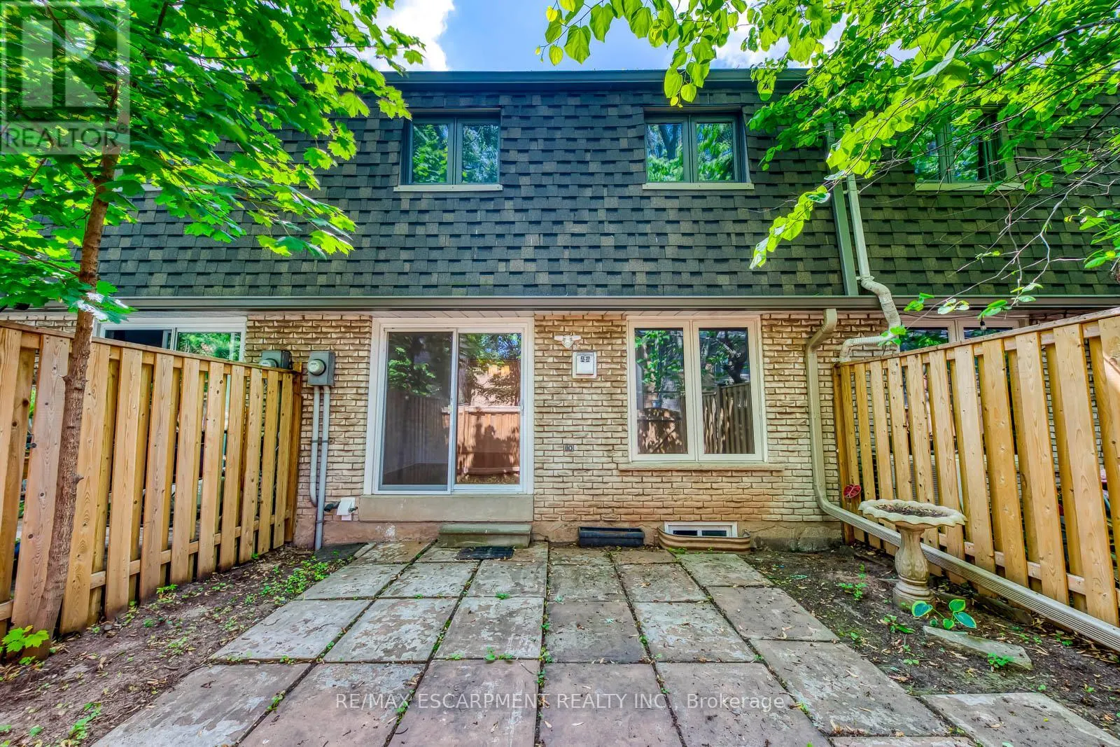 4 - 1270 GAINSBOROUGH DRIVE