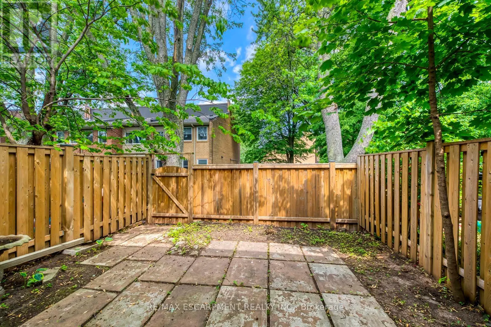 4 - 1270 GAINSBOROUGH DRIVE