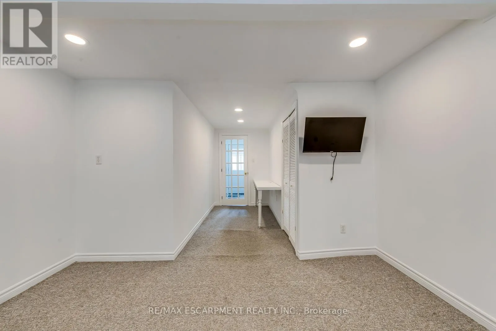 4 - 1270 GAINSBOROUGH DRIVE