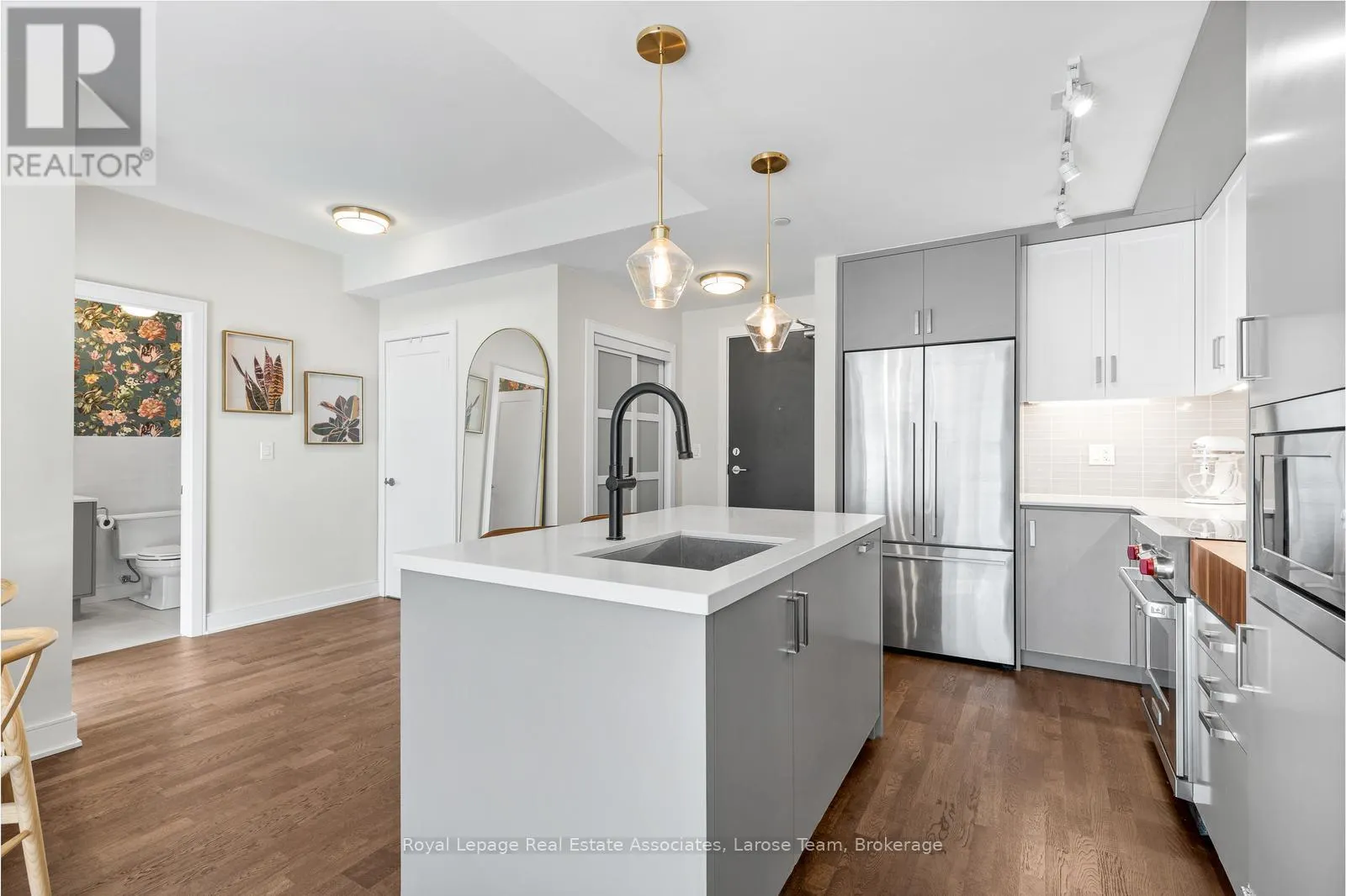 235 - 1575 LAKESHORE ROAD W