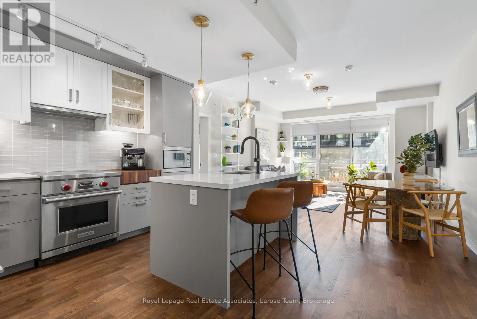 235 - 1575 LAKESHORE ROAD W