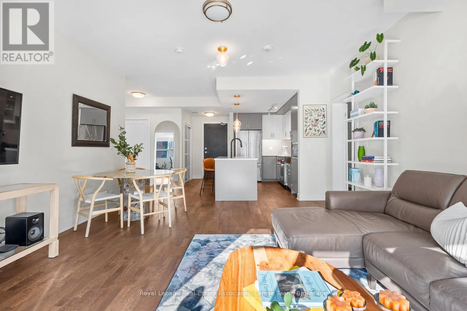 235 - 1575 LAKESHORE ROAD W