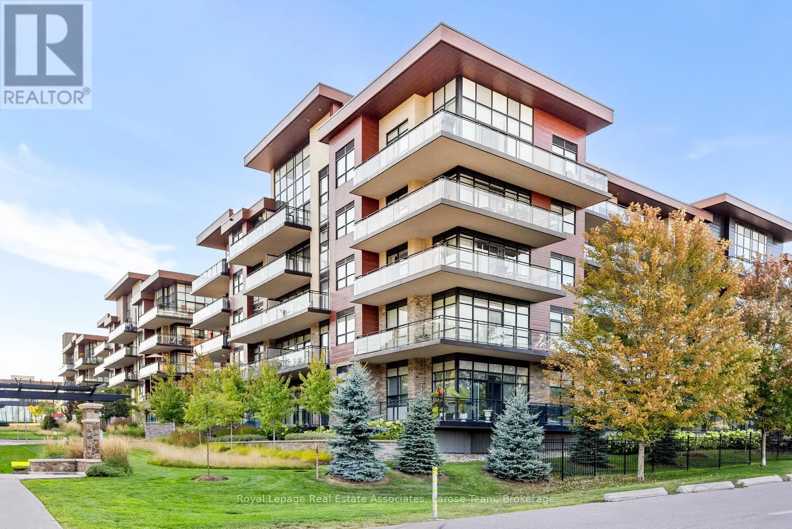 235 - 1575 LAKESHORE ROAD W