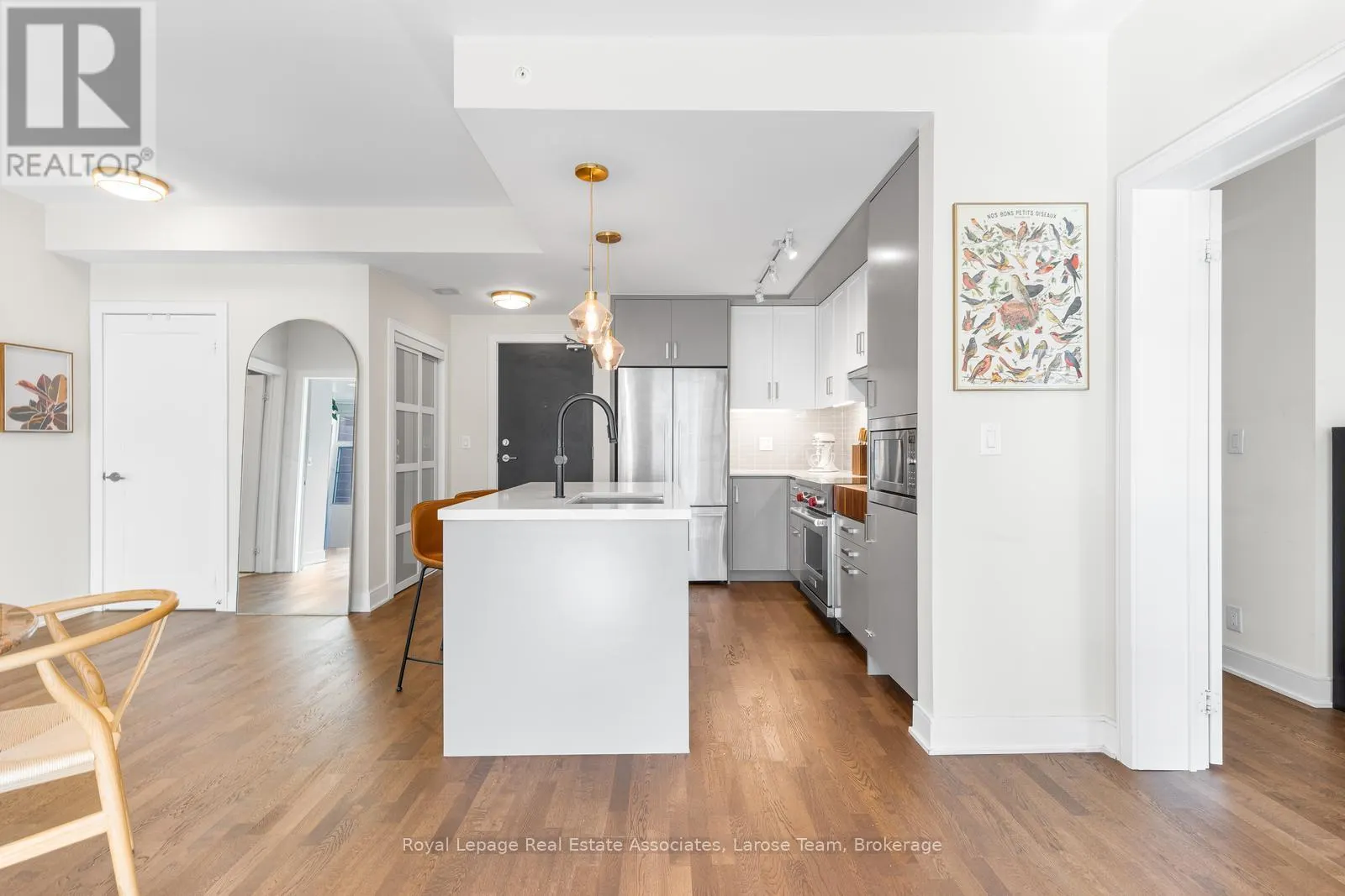 235 - 1575 LAKESHORE ROAD W