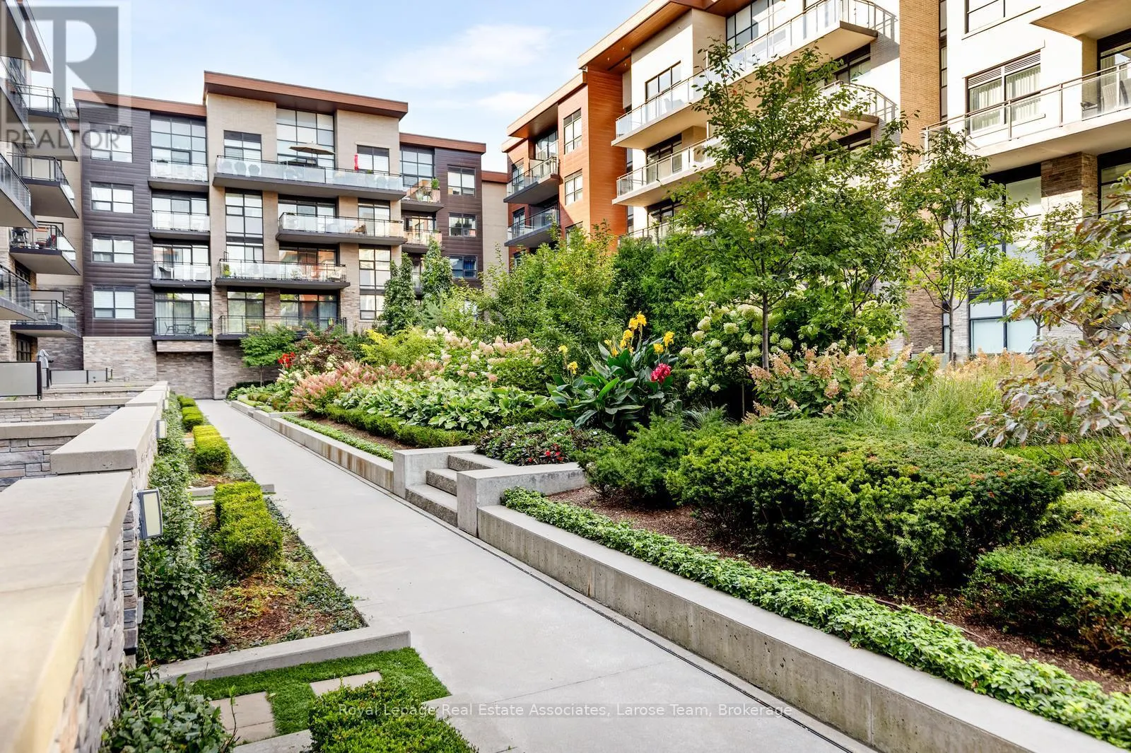 235 - 1575 LAKESHORE ROAD W