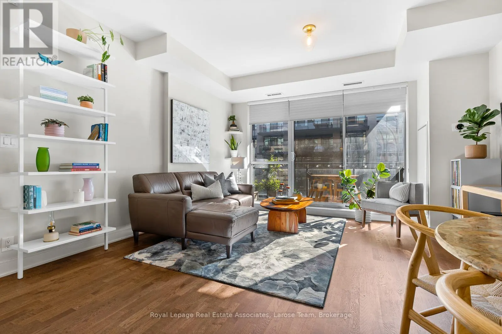 235 - 1575 LAKESHORE ROAD W