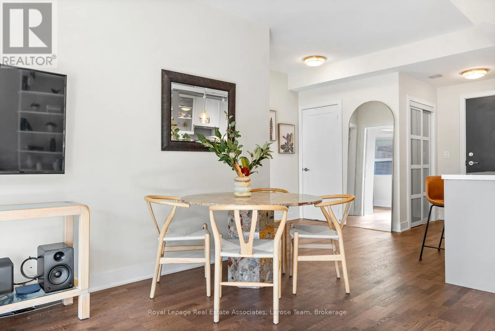 235 - 1575 LAKESHORE ROAD W