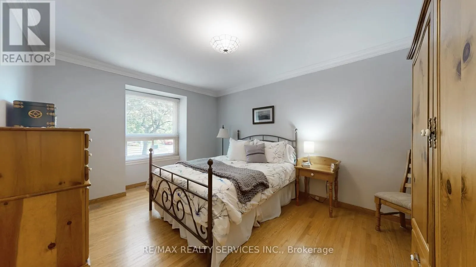64 GLEBE CRESCENT
