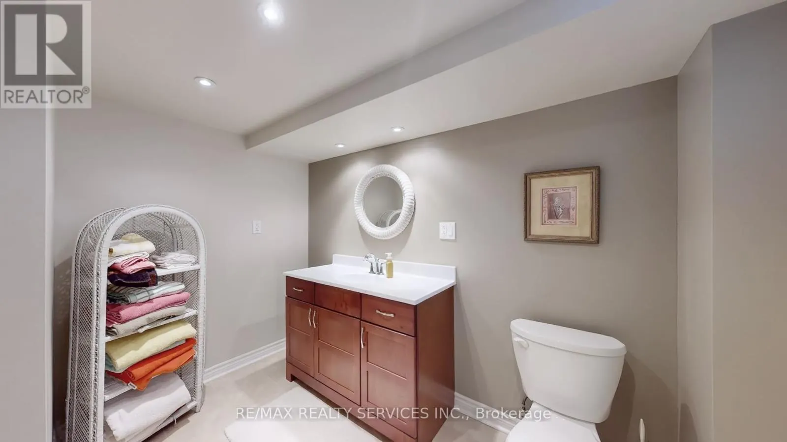 64 GLEBE CRESCENT