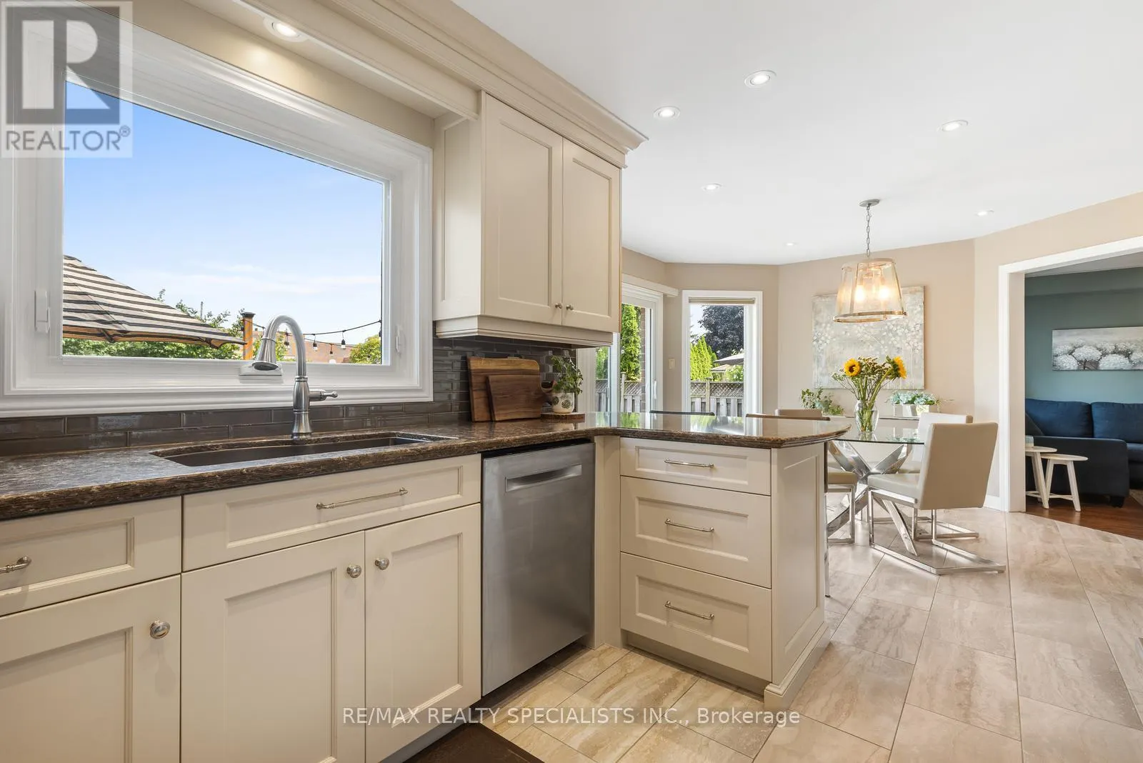6859 SUMMER HEIGHTS DRIVE