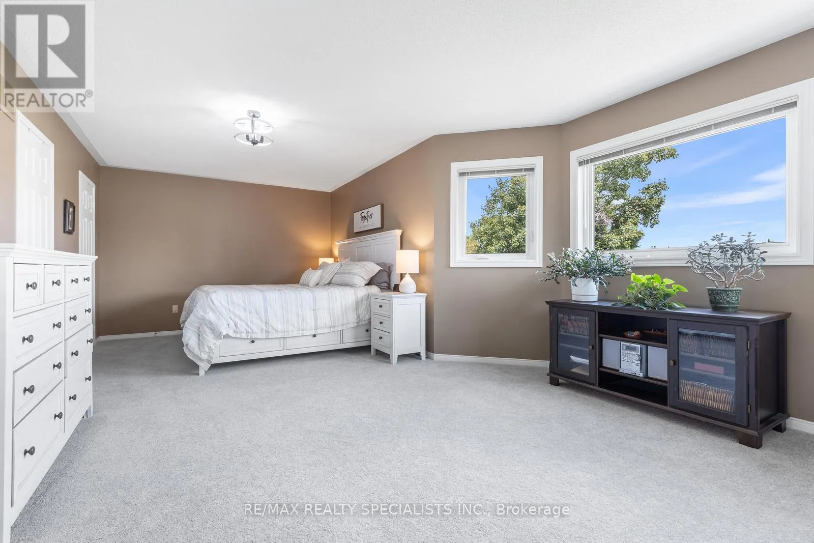 6859 SUMMER HEIGHTS DRIVE