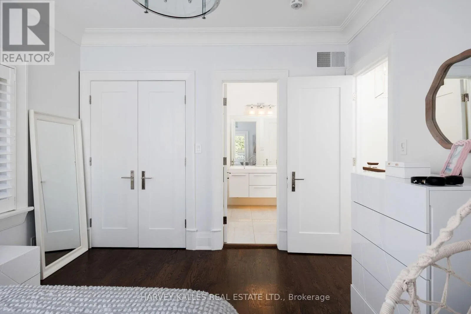 43 WILGAR ROAD