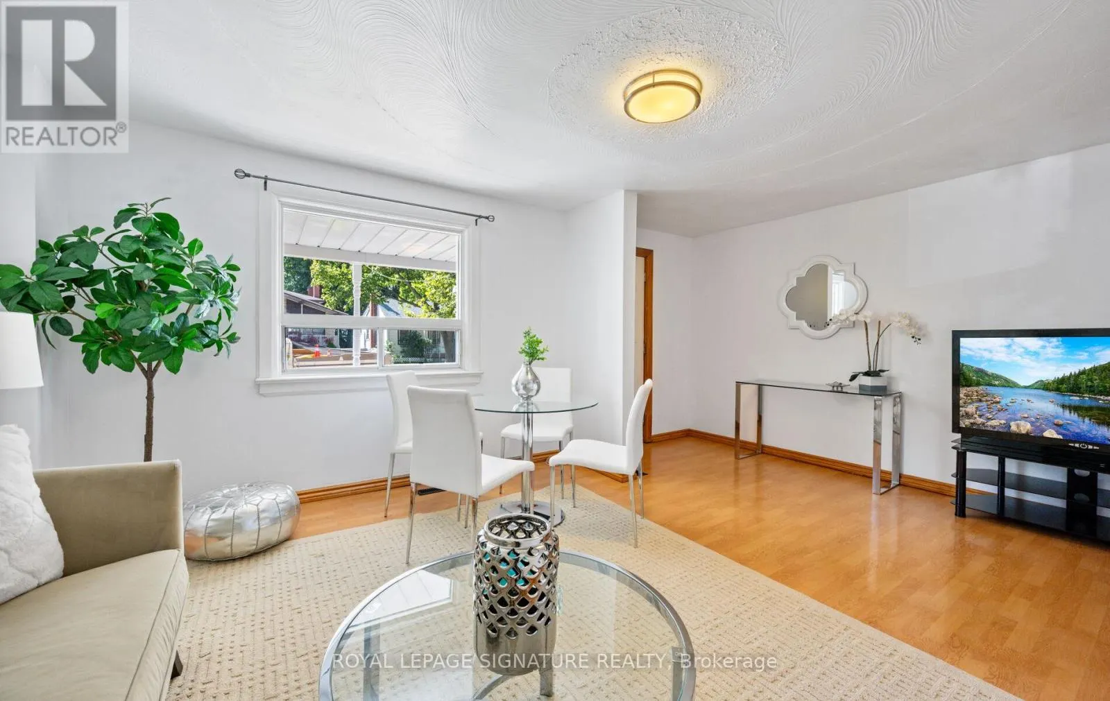 61 FOCH AVENUE