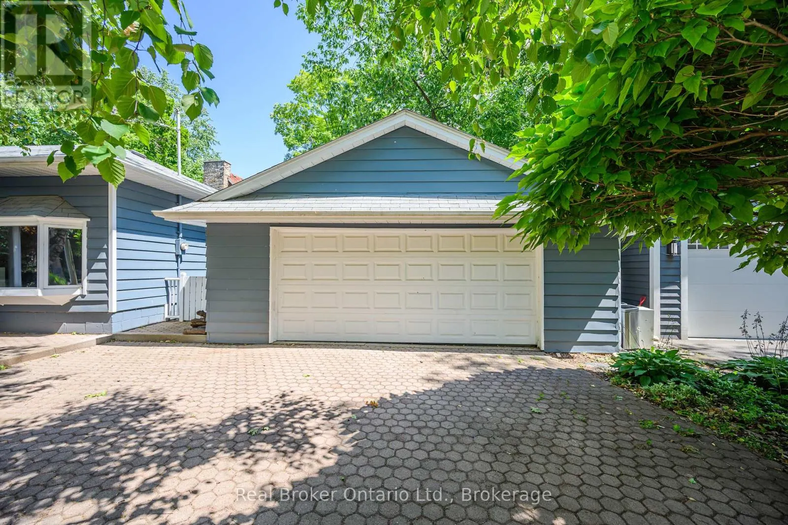 374 SPRUCE STREET