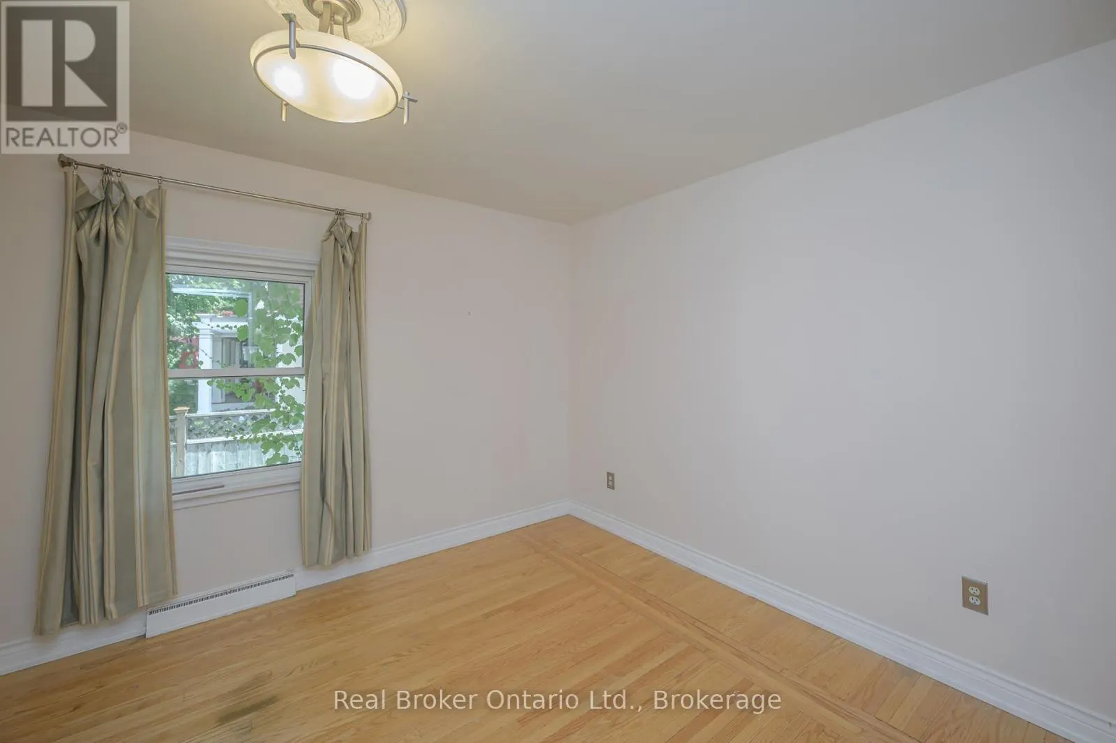 374 SPRUCE STREET