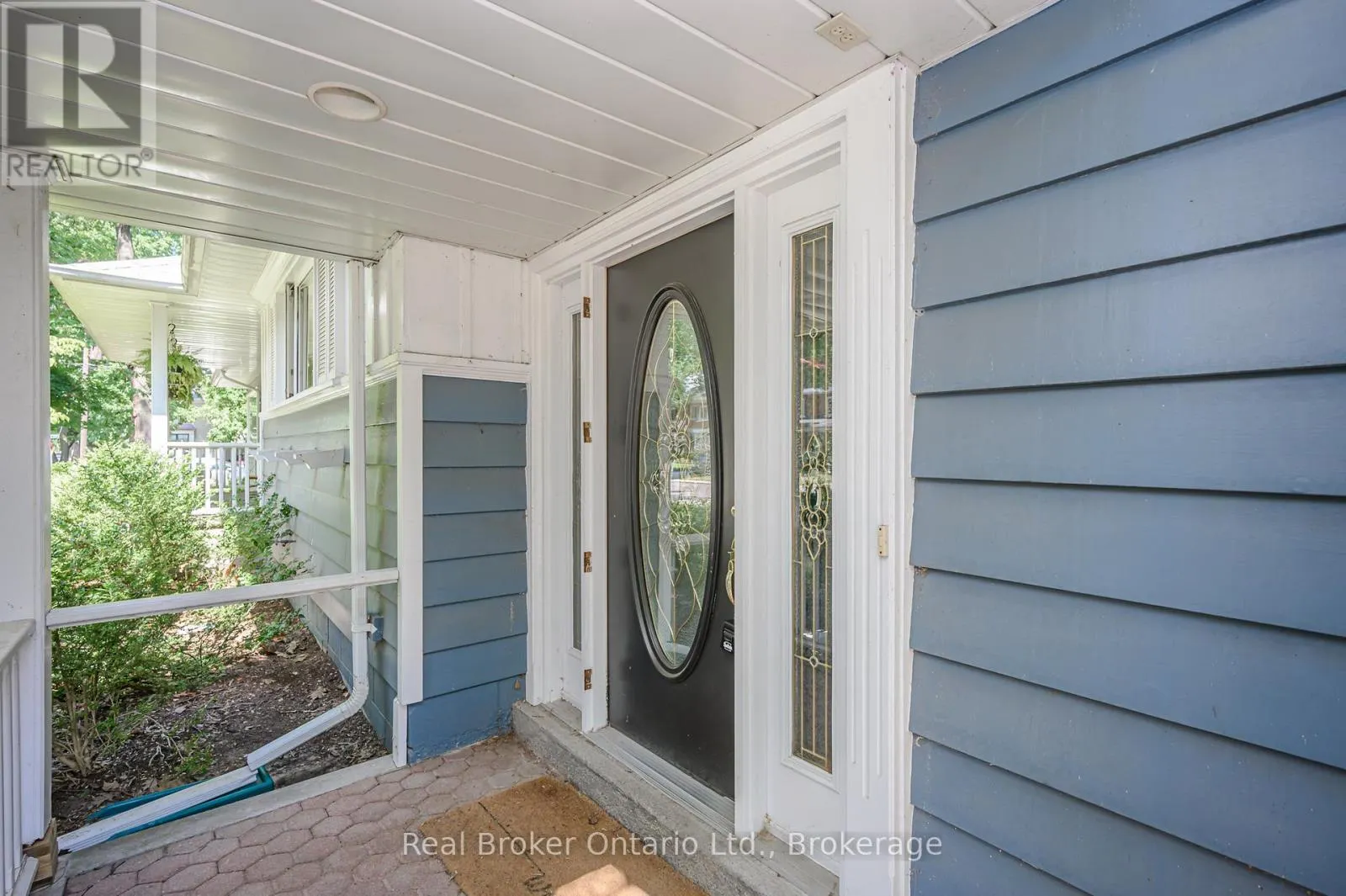 374 SPRUCE STREET