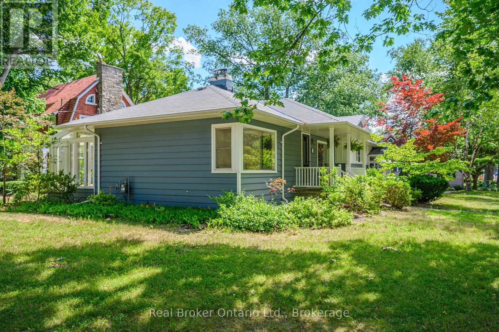 374 SPRUCE STREET