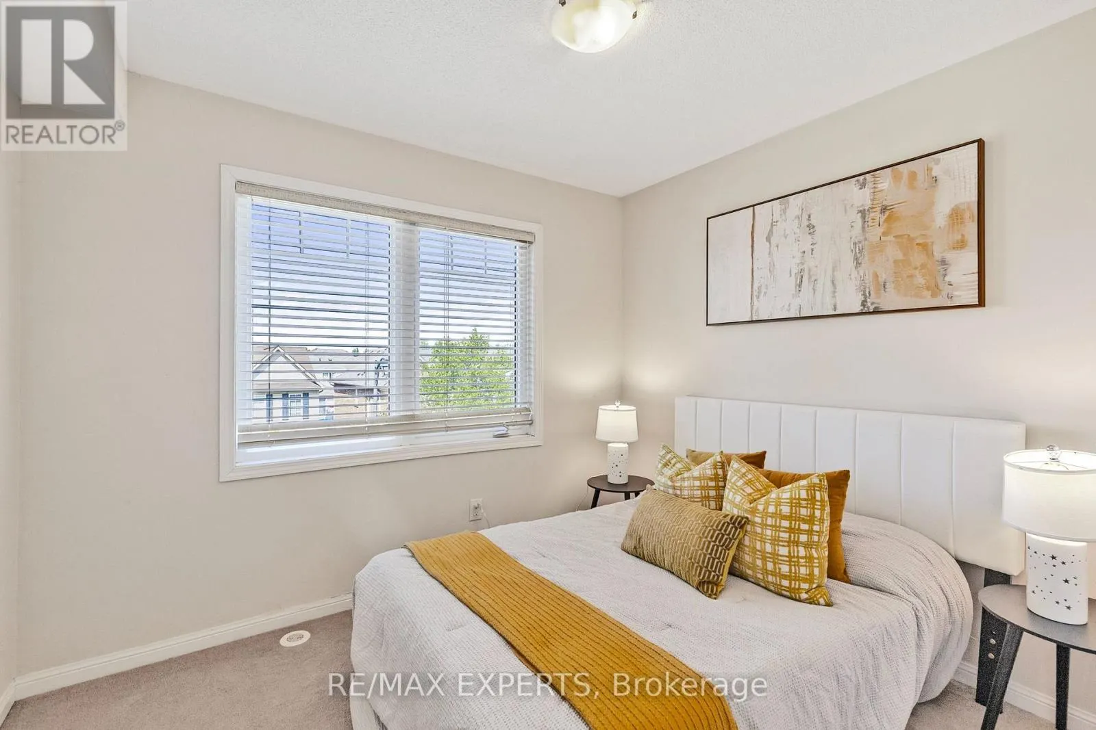 217 WOODLEY CRESCENT