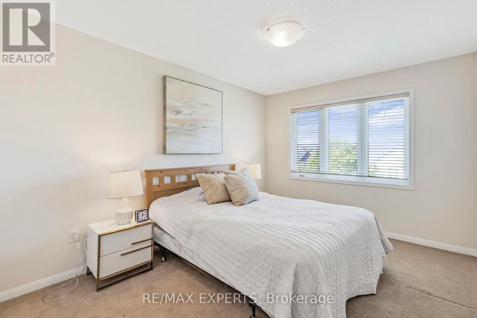 217 WOODLEY CRESCENT