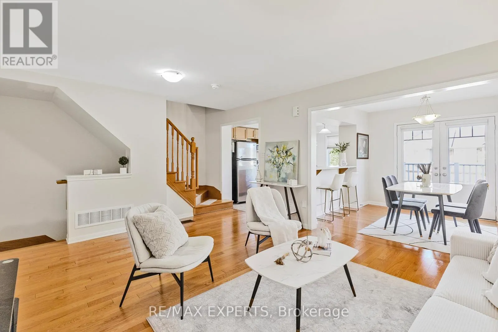 217 WOODLEY CRESCENT