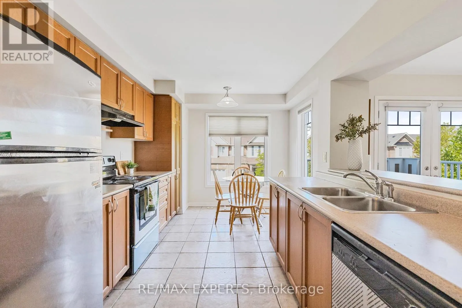 217 WOODLEY CRESCENT