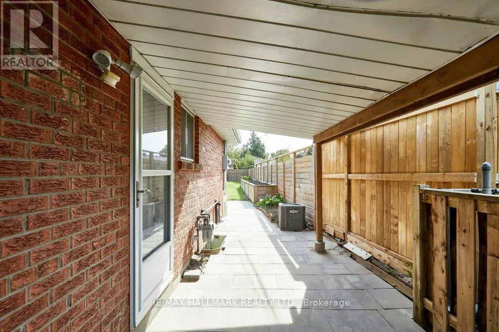 LOWER - 36 FARLEY CRESCENT