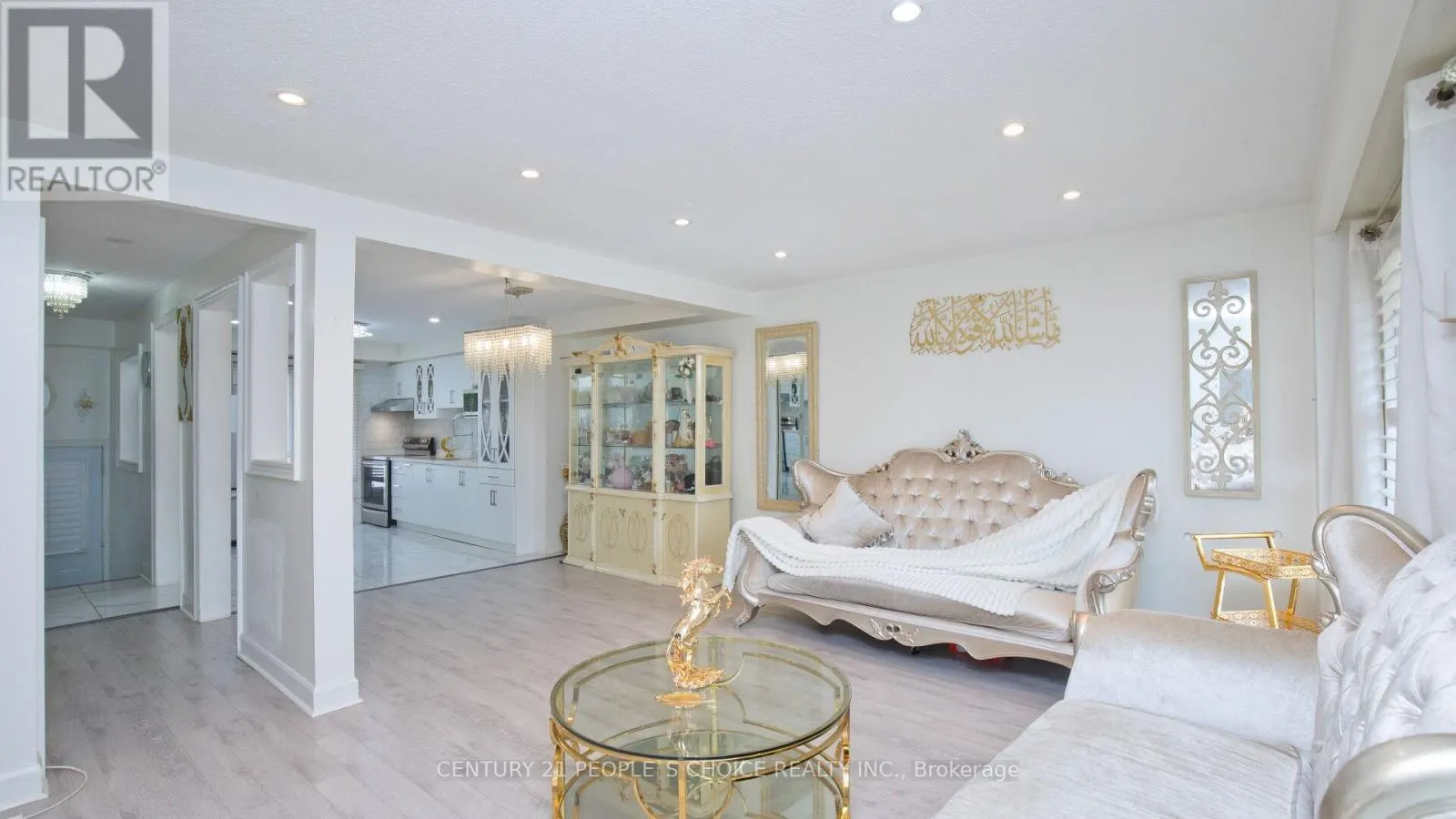 54 - 3525 BRANDON GATE