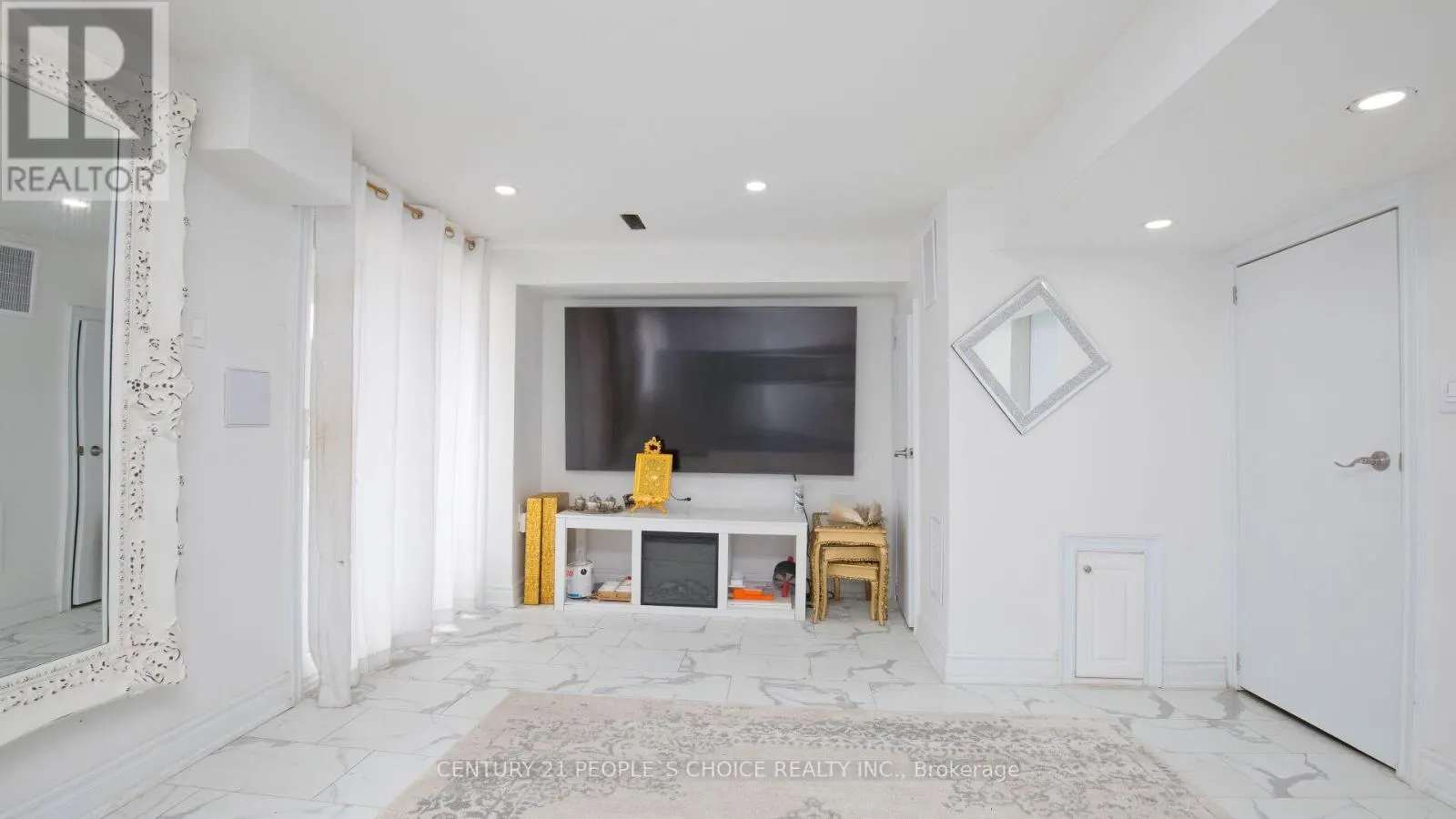 54 - 3525 BRANDON GATE