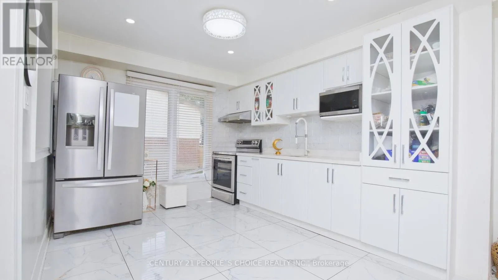 54 - 3525 BRANDON GATE