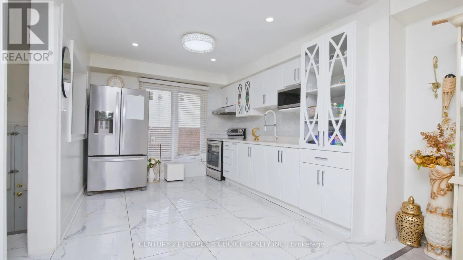 54 - 3525 BRANDON GATE