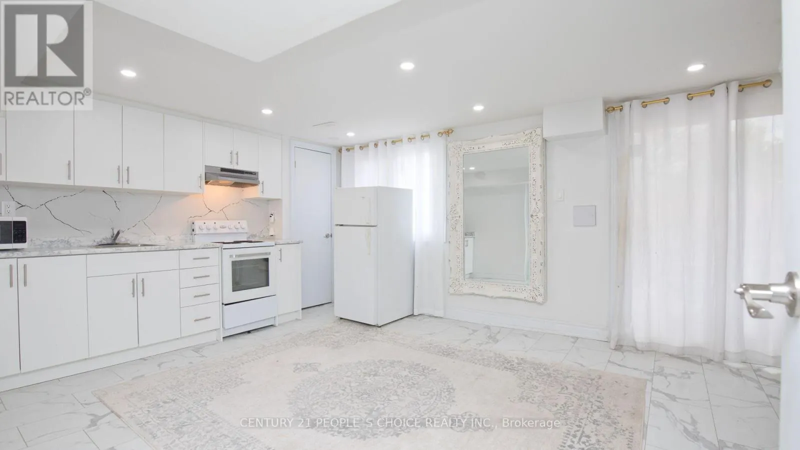 54 - 3525 BRANDON GATE