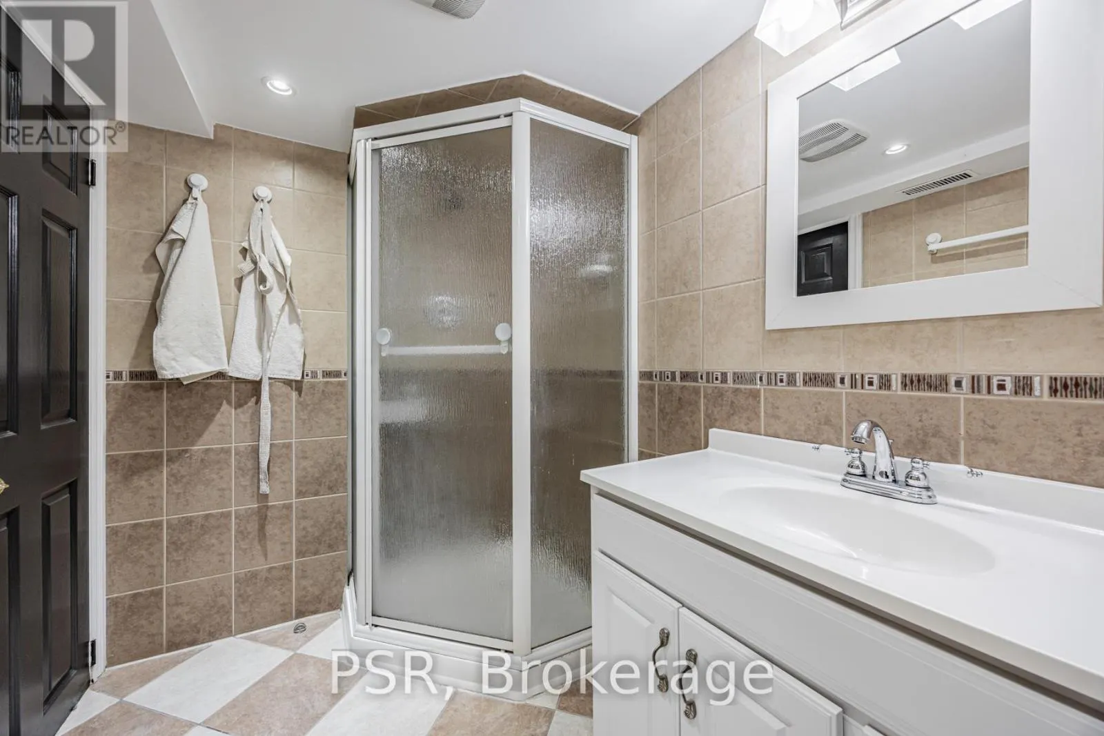LOWER - 371 MCROBERTS AVENUE