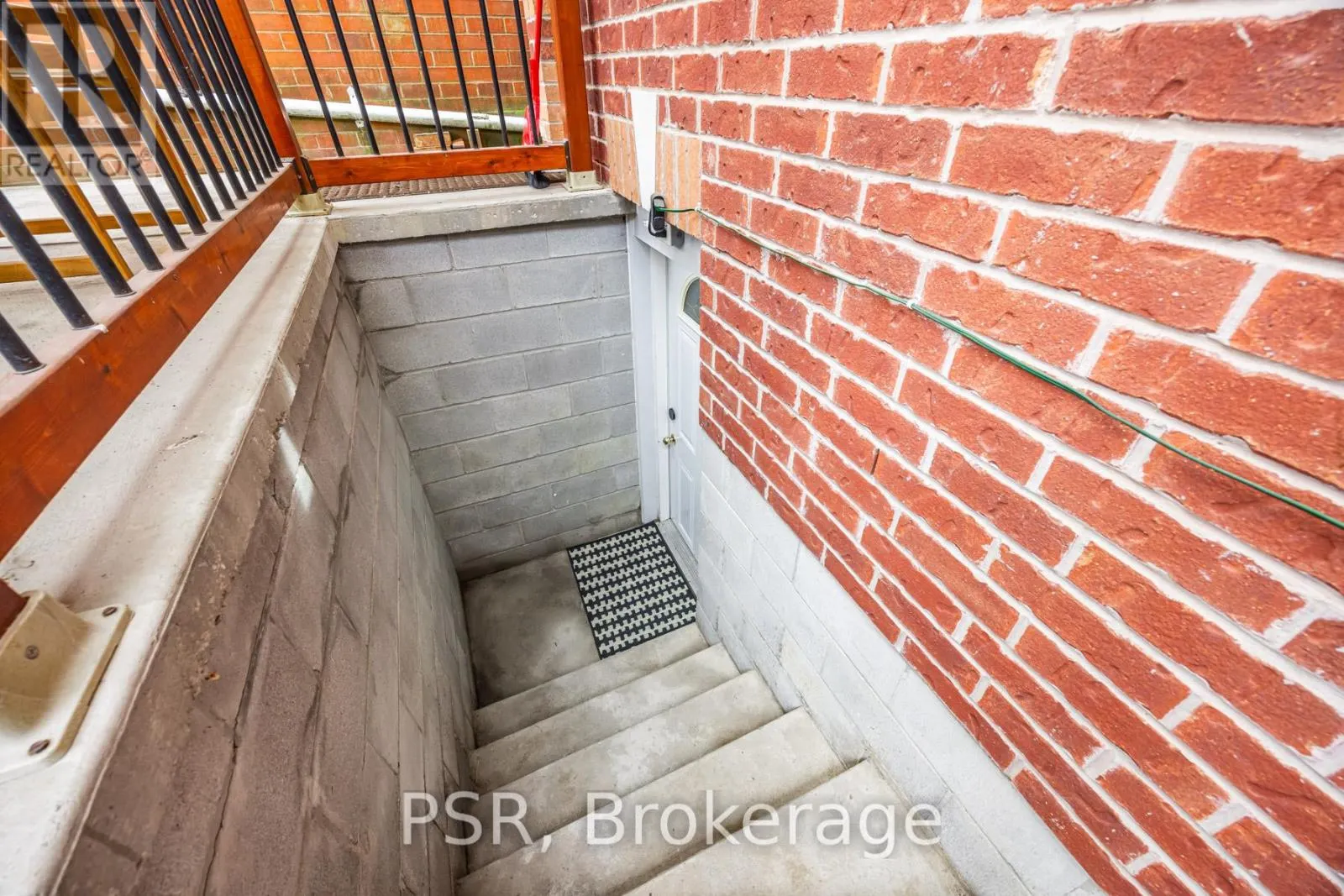 LOWER - 371 MCROBERTS AVENUE
