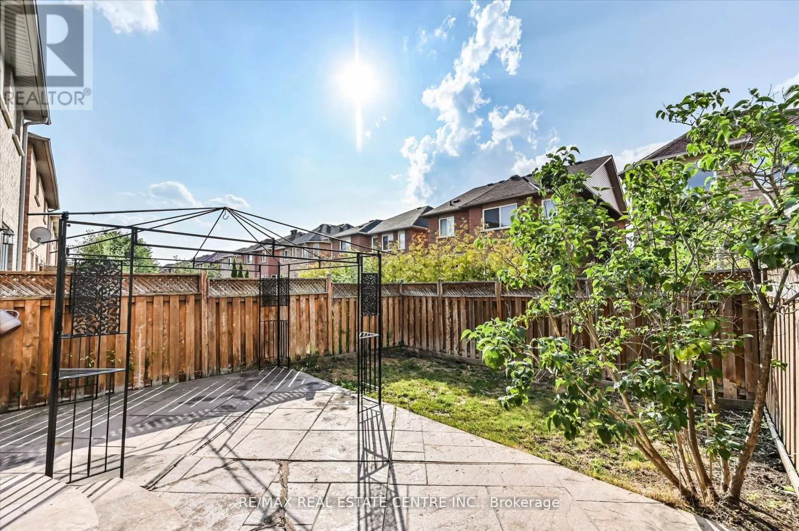 1091 WINDBROOK GROVE